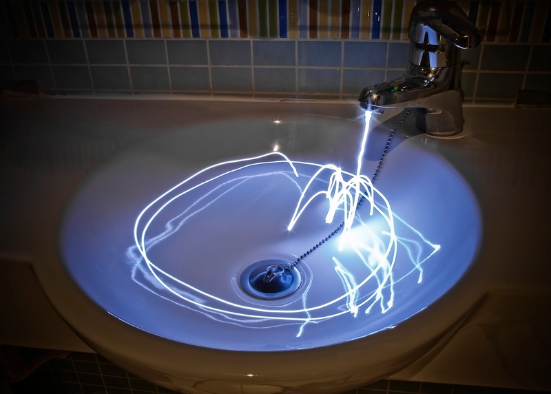 Illustration for article titled Light Paintings That Make the Real World Look like Tron